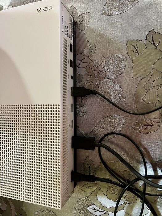 Xbox One + console