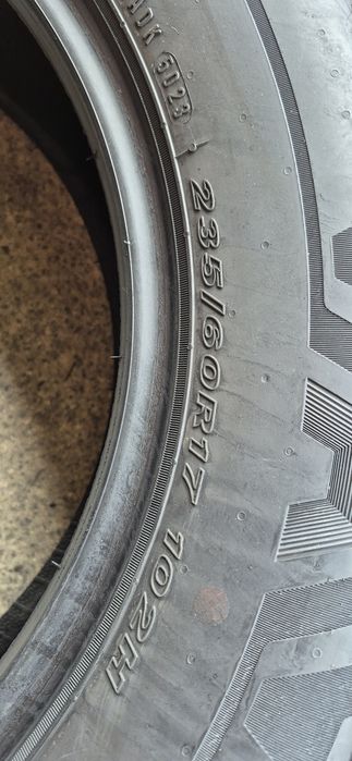 4 anvelope vara 235/60/17,doua Nexen,doua Michelin.Pretul este pe bucata.