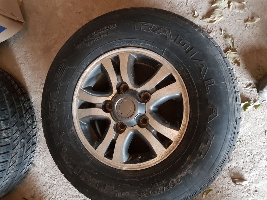 Продам комплект колес на внедорожник