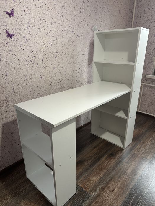 Парта,письменный стол срочно продам