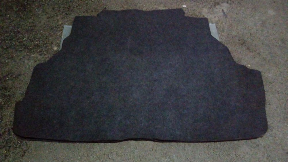 Продам родной коврик багажника на Toyota Windom MCV20-21