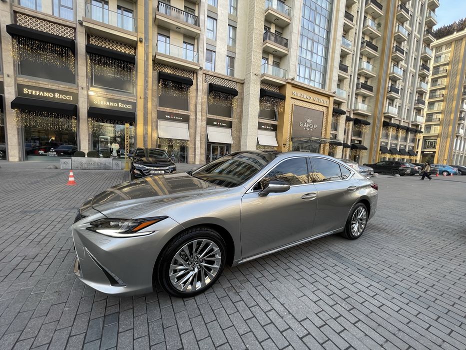 LEXUS ES 300 Hybrit (Premium) 2025 Full