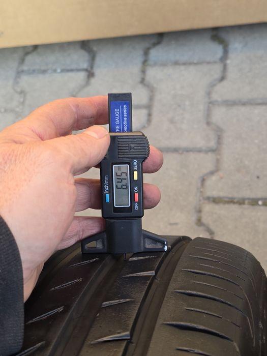 225 50 18 Continental