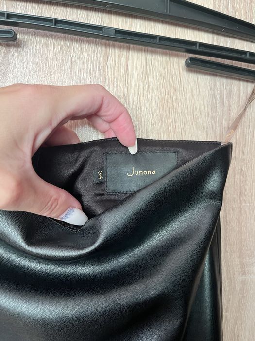 Кожена пола Junona