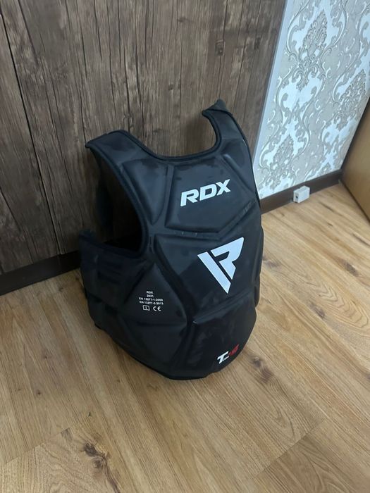 Продам нагрудник для бокса