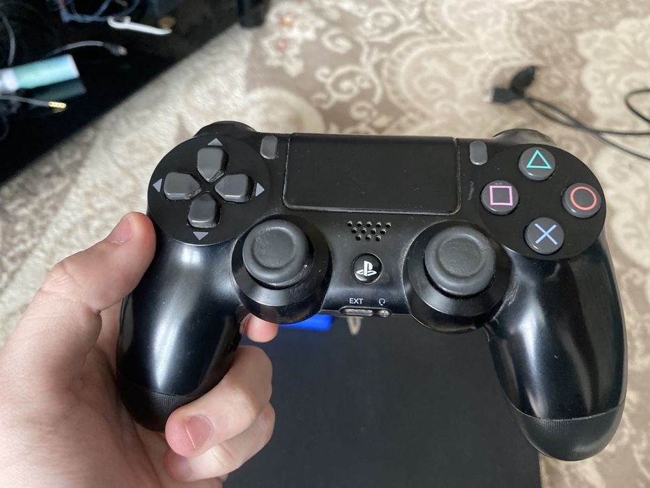 Sony ps4 pro хорошее состояние