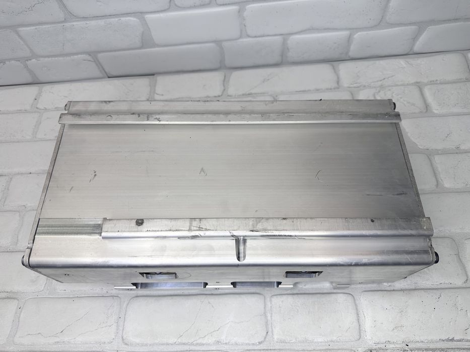 Кутия за батерия AUDI A6 A7 A8 Q7 Q8 4N0915441E