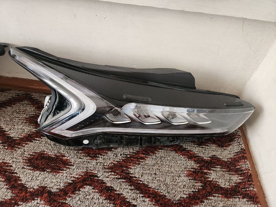 Kia K5 oldi faralari