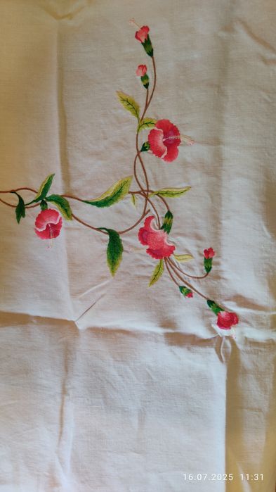 Скатерти  льняные