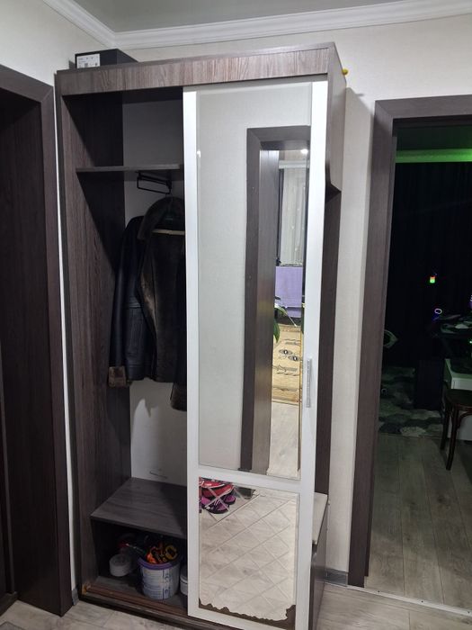 Продам прихожую б/у