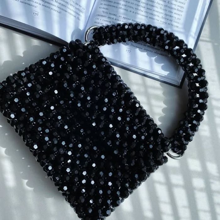 Toshlardan sumkalarimiz bor