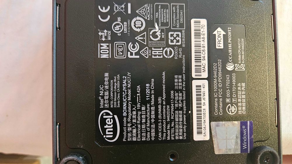 MiniPC-ul Intel NUC BOXNUC7CJYSAL2 cu 8GB RAM si SSD 256GB + Monitor HP E23 G4 FHD de 23 inch