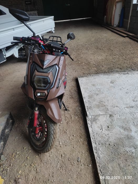 Skuter 2 ta elektroniy vs benzenivey