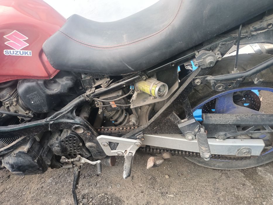 Здравствуйте продаю мотоцикл модель Suzuki