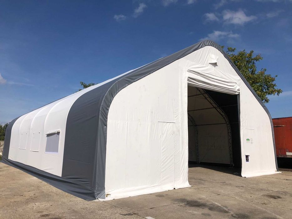 Cort industrial cu pereții înalte pentru depozitare