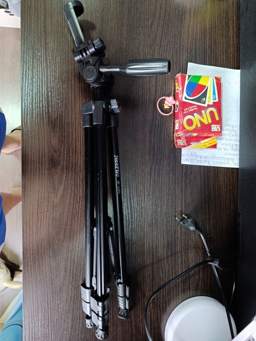 Штатив трипод продам