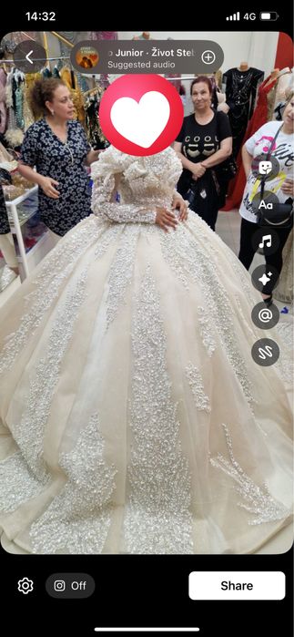 Булченска рокля с корона и воал