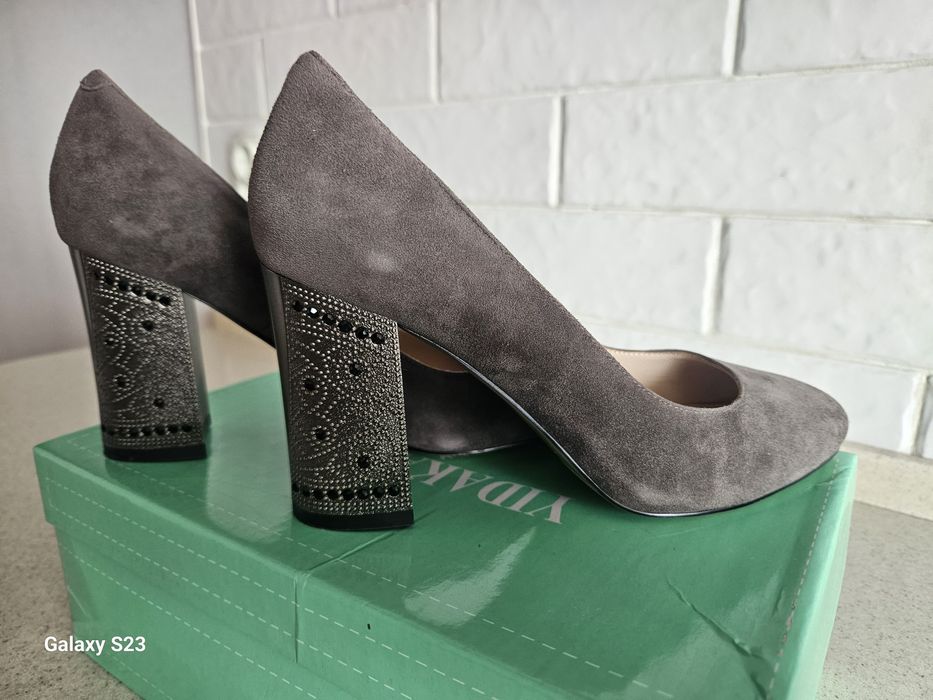 Женские замшевые туфли