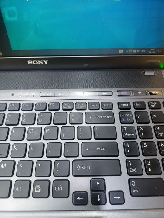 Sony Vaio i7 8/320