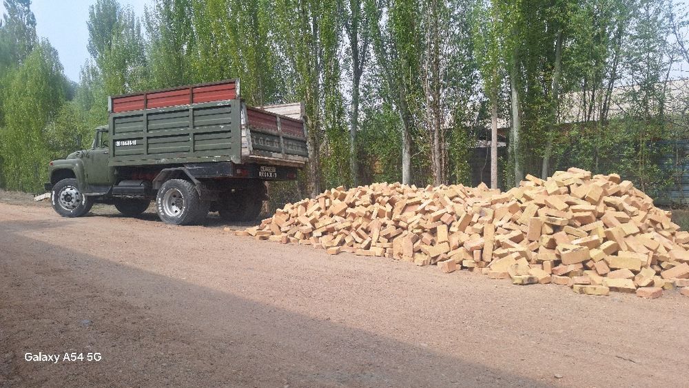 Pishgan va xom gisht yetkazibberamiz