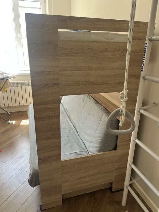 Двухярусная кровать