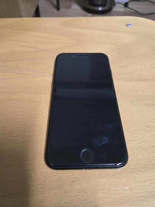 Iphone SE 2020 перфектно състояние