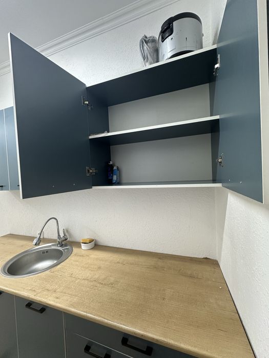 Кухонный гарнитур  в отличном состоянии!