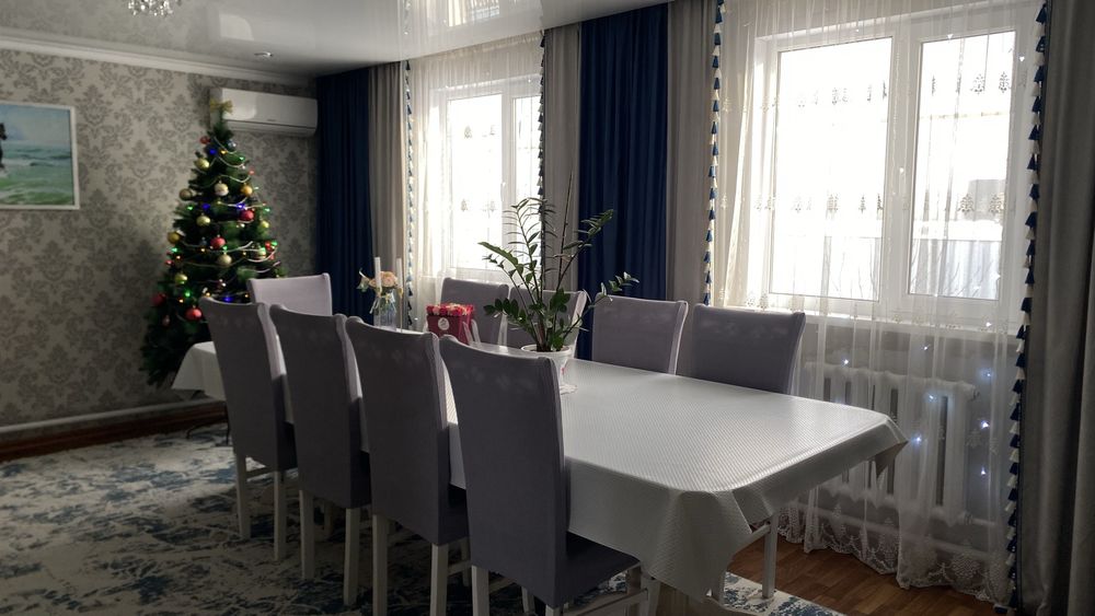 Продается стол и стулья