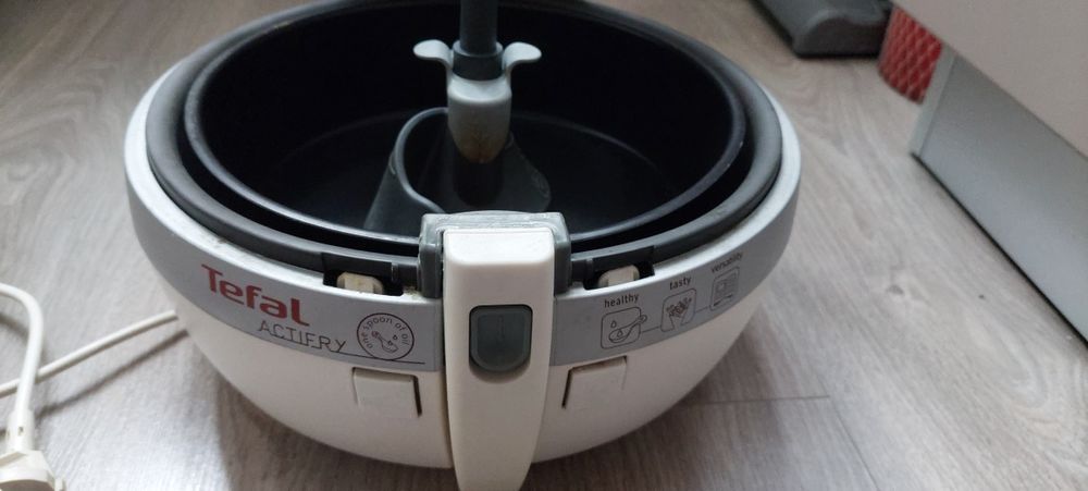 Friteuză cu aer cald Tefal Actifry– Gătit Sănătos (cu doar o lingura de ulei)