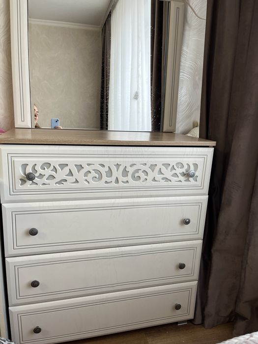 Спальный гарнитур