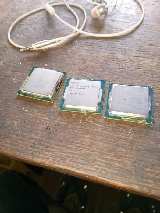 Продам  3 штуки  процессора Intel Celeron