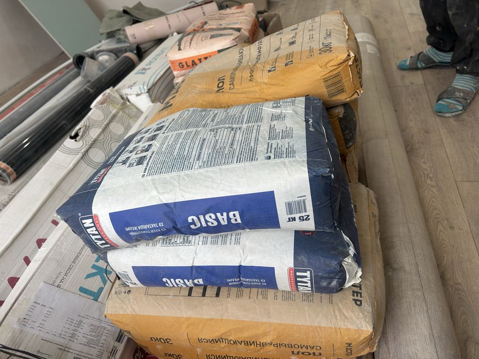 Продам кафельный клей