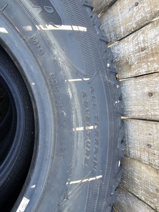 Cauciucuri 235, 70, 16