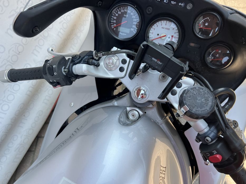 Motoideea vinde TRIUMPH SPRINT 955i   2003 Rate Garantie
