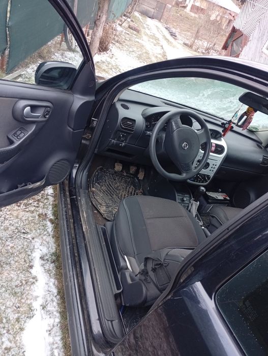 Vând Opel CORSA 1.1 benzină,an 2003 AC functional ,Oglinzi electrice.