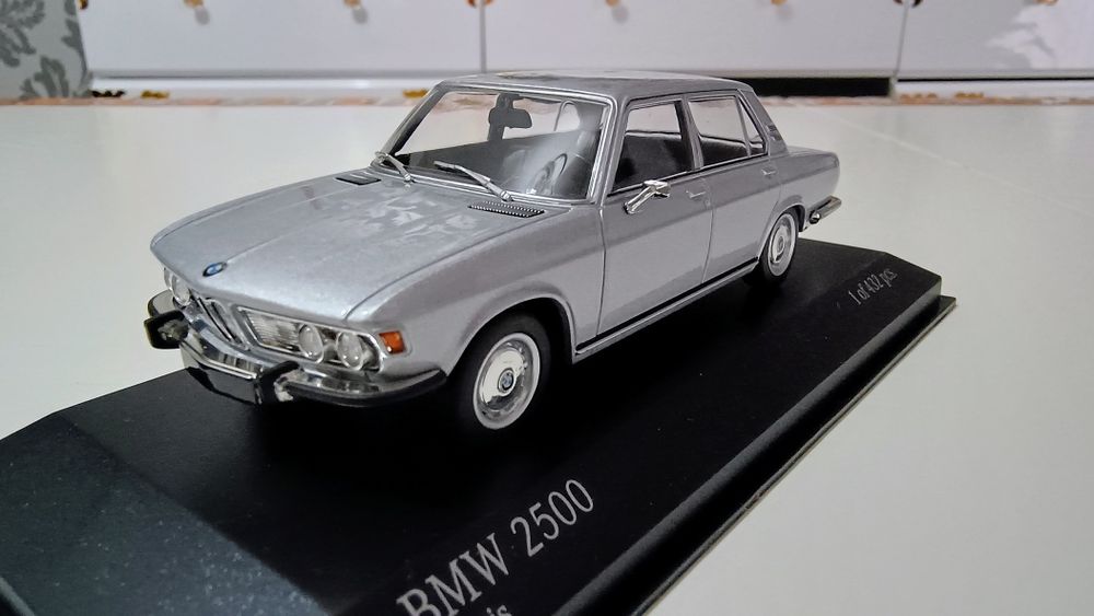 Machete Minichamps 1:43