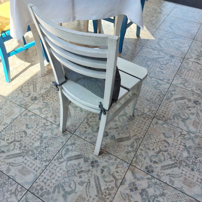 Маси и столове от бук