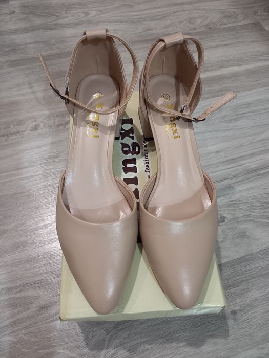 Продам туфли новые