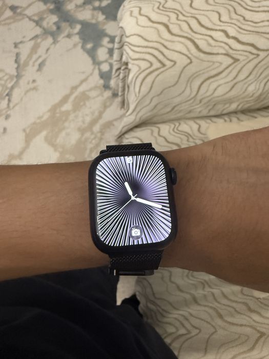 Продам Apple Watch series 8