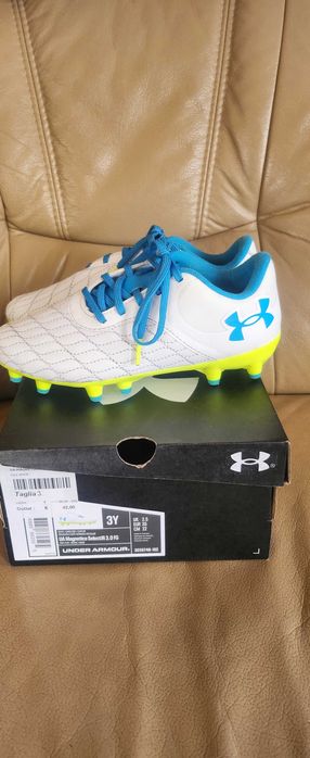 Детски бутонки UNDER ARMOUR.