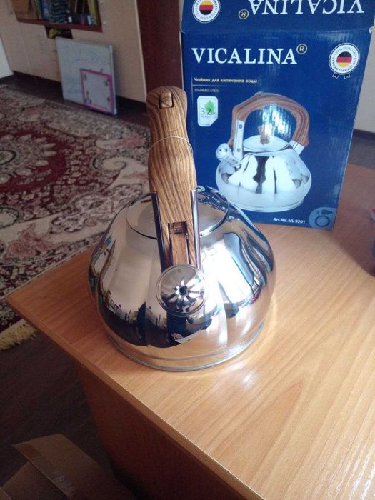 Металлический чайник VICALINA Германия, 3.2 л c деревянной ручкой