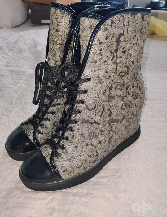 Ботинки Женские на Осень Челси и Сникерсы