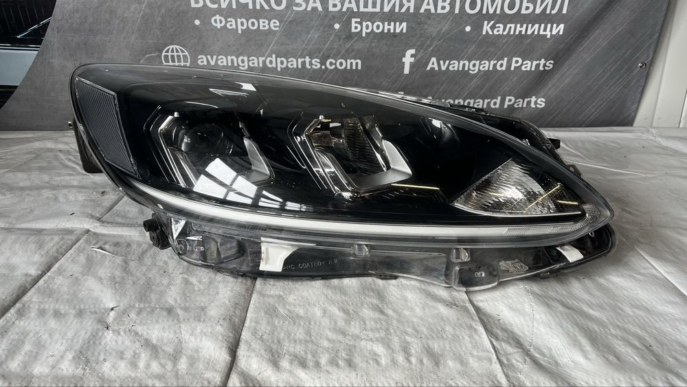 3 броя ляв и 2 броя десен фар Ford Kuga 2021-