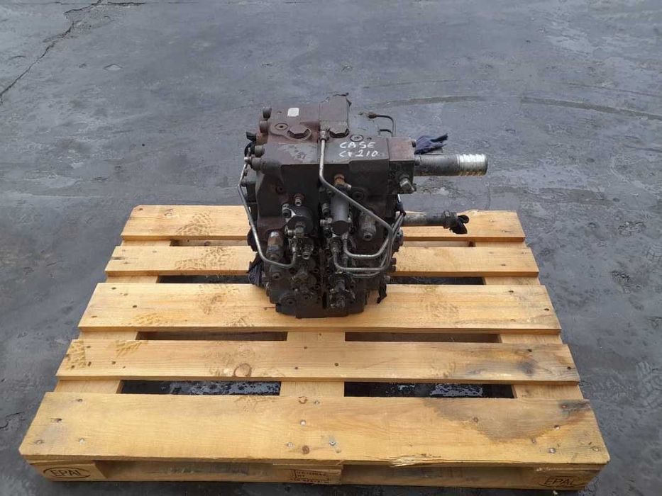 Distribuitor hidraulic C0107-55007 excavator Case CX 210