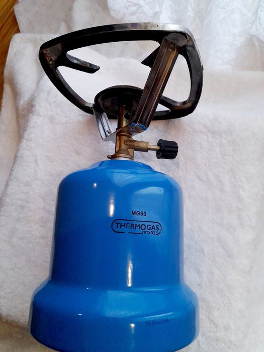 Малка  газова  туристическа бутилка