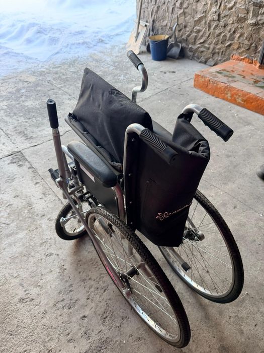 Инвалидная коляска, новая не пользовались