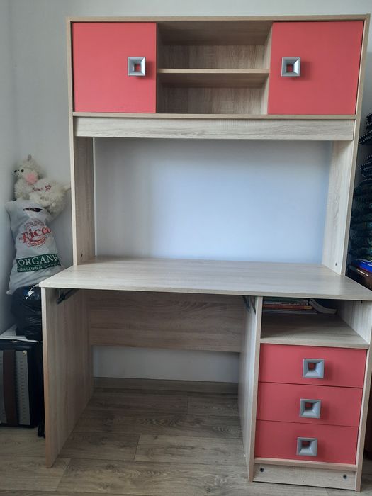 Уголок для школьника, письменный стол
