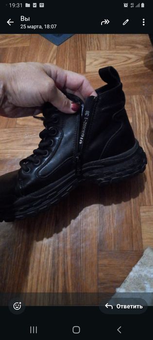 Продам ботинки женские