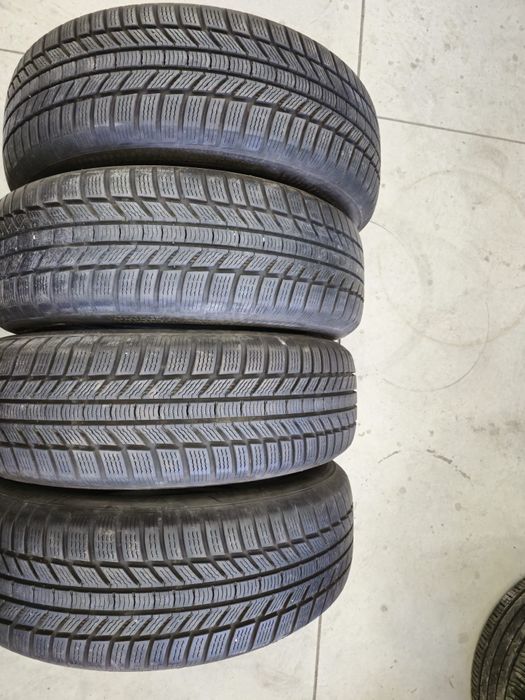 4 anvelope iarna Continental 215 65 17 stare foarte buna
