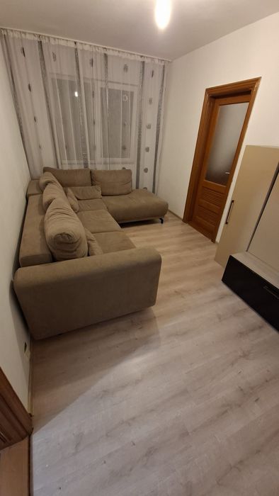 Vând Apartament  3 Camere Valea Rosie
